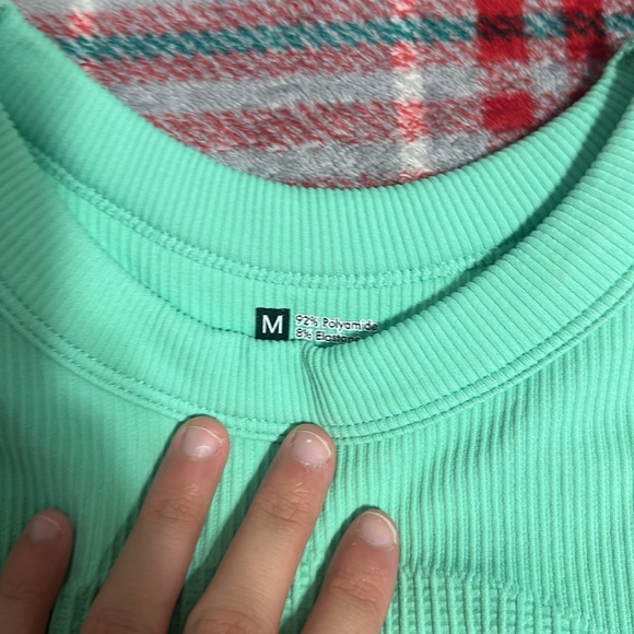 Sports cropped workout top - Picture 4 of 4